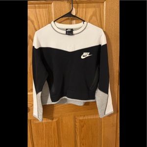 Nike Color-blocked sweatshirt Size small. Never worn.